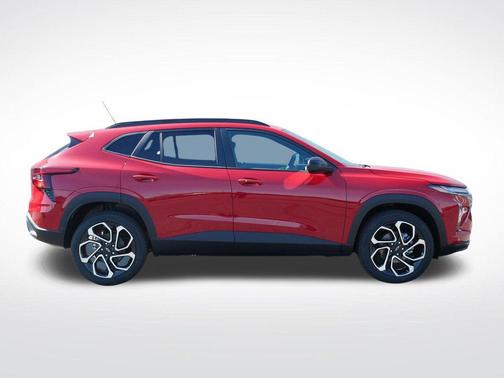 Apex Red 2026 Chevrolet Trax 2RS