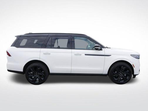 White Metallic 2025 Lincoln Navigator Black Label