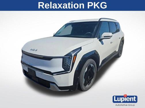 Snow White Pearl 2024 Kia EV9 Land