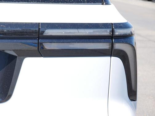 Polar White Tricoat 2026 Chevrolet Traverse High Country