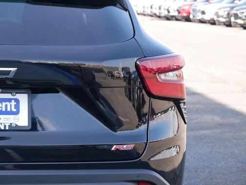 Mosaic Black Metallic 2026 Chevrolet Trax 2RS
