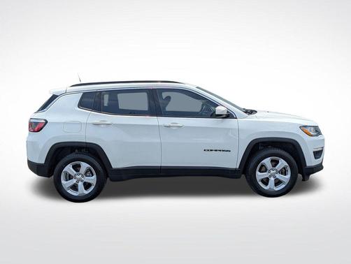 White Clearcoat 2017 Jeep New Compass Latitude