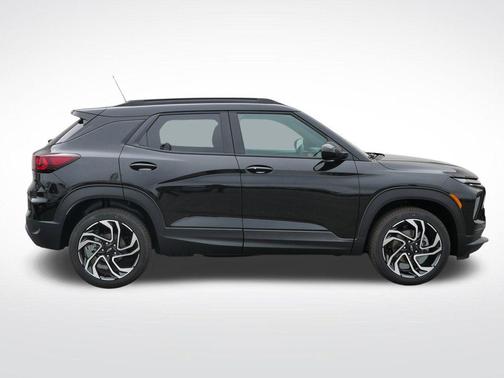 Mosaic Black Metallic 2026 Chevrolet Trailblazer RS