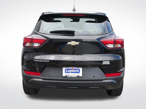 Mosaic Black Metallic 2021 Chevrolet Trailblazer LS