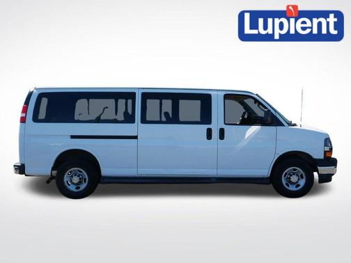 Summit White 2019 Chevrolet Express 3500 LT