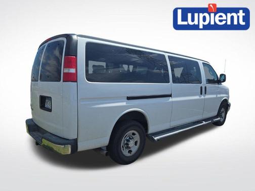 Summit White 2019 Chevrolet Express 3500 LT