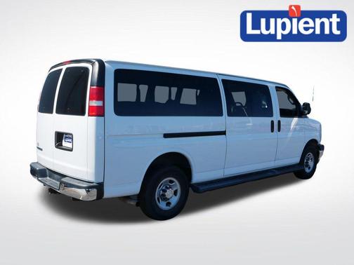 Summit White 2019 Chevrolet Express 3500 LT