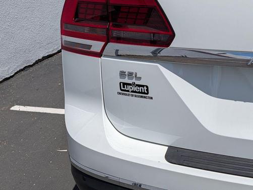 Pure White 2018 Volkswagen Atlas SEL Premium
