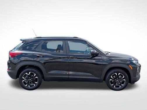 Mosaic Black Metallic 2023 Chevrolet Trailblazer LT
