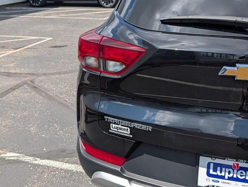 Mosaic Black Metallic 2023 Chevrolet Trailblazer LT