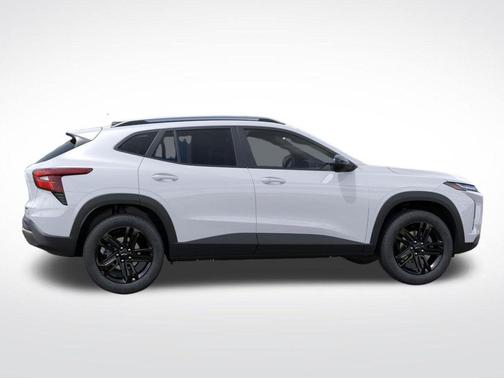 Summit White 2026 Chevrolet Trax ACTIV