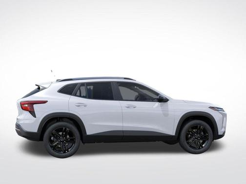 Summit White 2026 Chevrolet Trax ACTIV