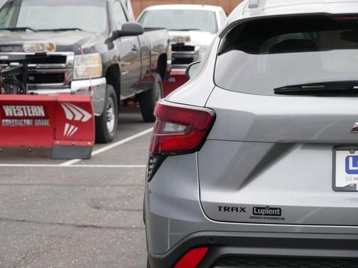 Sterling Gray Metallic 2026 Chevrolet Trax LT