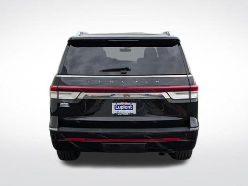 Black Metallic 2024 Lincoln Navigator Reserve