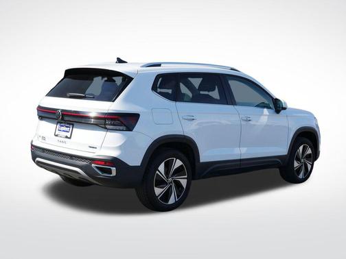 Pure White 2025 Volkswagen Taos 1.5T SE