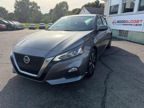 Gray 2022 Nissan Altima 2.5 SV