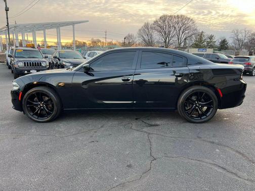 2017 Dodge Charger SXT