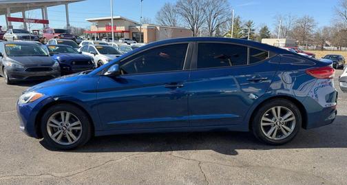 2017 Hyundai ELANTRA SE
