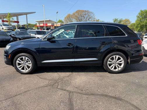 Dark Blue 2017 Audi Q7 2.0T Premium