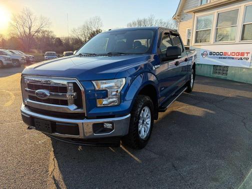 Blue 2017 Ford F-150 XLT