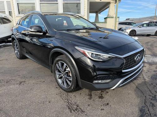 2018 INFINITI QX30 Premium