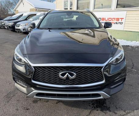 2018 INFINITI QX30 Premium