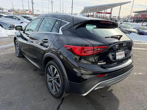 2018 INFINITI QX30 Premium