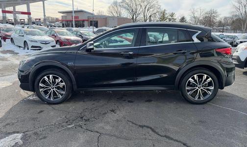 2018 INFINITI QX30 Premium