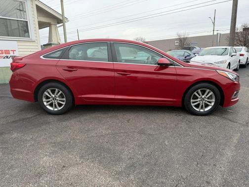 2017 Hyundai SONATA SE