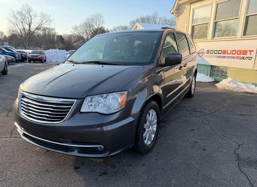 2016 Chrysler Town & Country Touring
