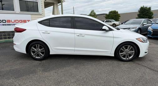 White 2017 Hyundai ELANTRA SE Value Edition