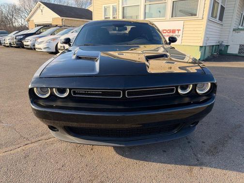 2016 Dodge Challenger SXT