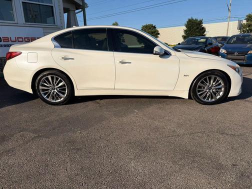 Majestic White 2019 INFINITI Q50 3.0t LUXE