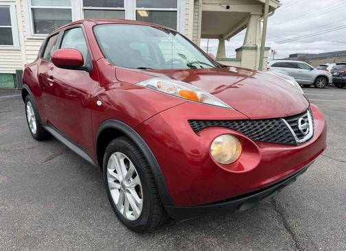 2013 Nissan Juke SV Sport Utility 4D