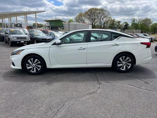 2022 Nissan Altima S FWD