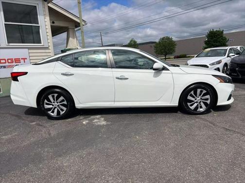 2022 Nissan Altima S FWD