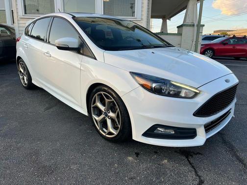 2018 Ford Focus ST 