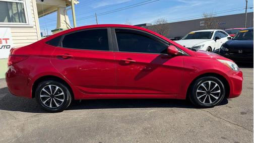 2016 Hyundai Accent SE