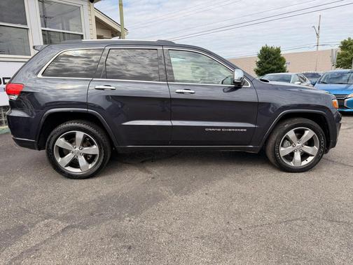 Gray 2014 Jeep Grand Cherokee Overland