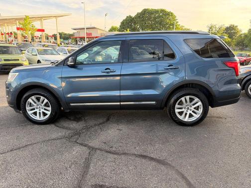 Blue 2018 Ford Explorer XLT