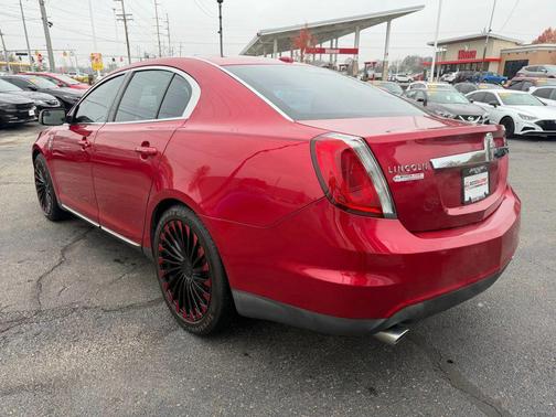 2010 Lincoln MKS Base