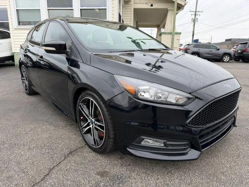 2017 Ford Focus ST 