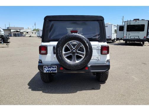White 2019 Jeep Wrangler Unlimited Sahara