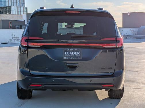 2025 Chrysler Pacifica Limited