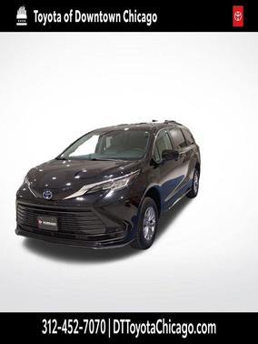 2022 Toyota Sienna LE