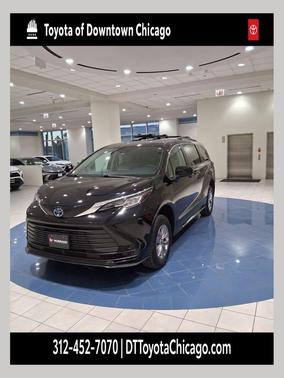 2022 Toyota Sienna LE