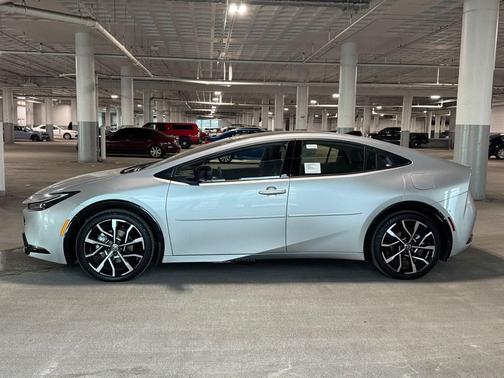 Cutting Edge 2026 Toyota Prius Plug-In Hybrid XSE Premium
