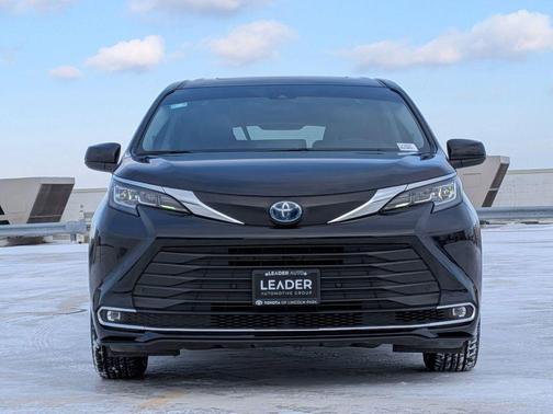 2023 Toyota Sienna XLE