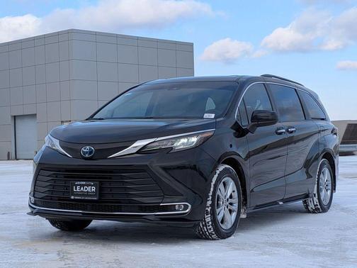 2023 Toyota Sienna XLE