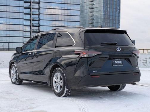 2023 Toyota Sienna XLE